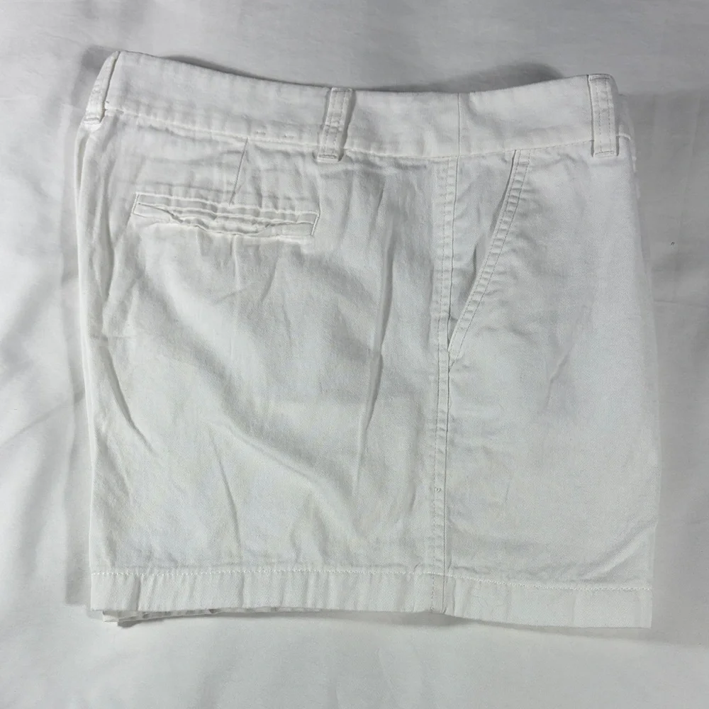 J. Crew womens white basic flat front 5" inseam Bermuda shorts - size 14 - Picture 8 of 10